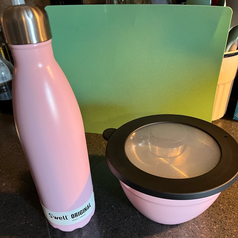 Swell Stainless Steel Water Bottle and Salad Set
